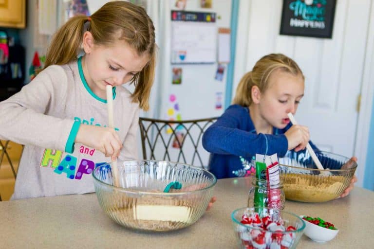 10 Easy Christmas Cookies for Kids - Peanut Blossom